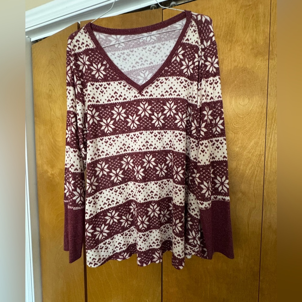 CLEARANCE 24/7 Women's Maroon and Cream Long Sleeve Top